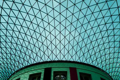 services-01 geometric-glass-ceiling-over-a-circular-building-6examfxve4w